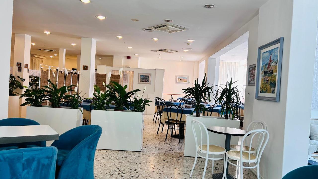 Hotel Sorriso Cattolica Exterior foto