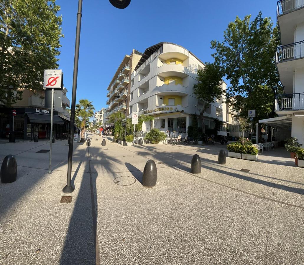 Hotel Sorriso Cattolica Exterior foto