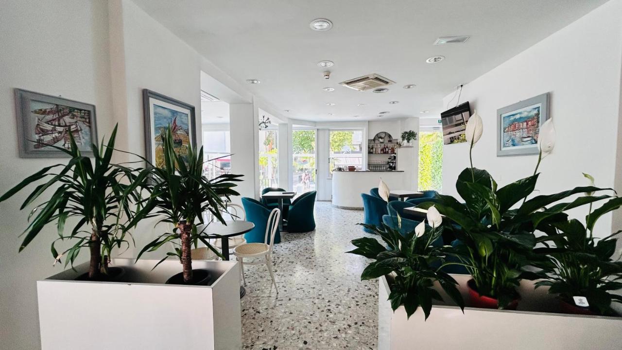 Hotel Sorriso Cattolica Exterior foto