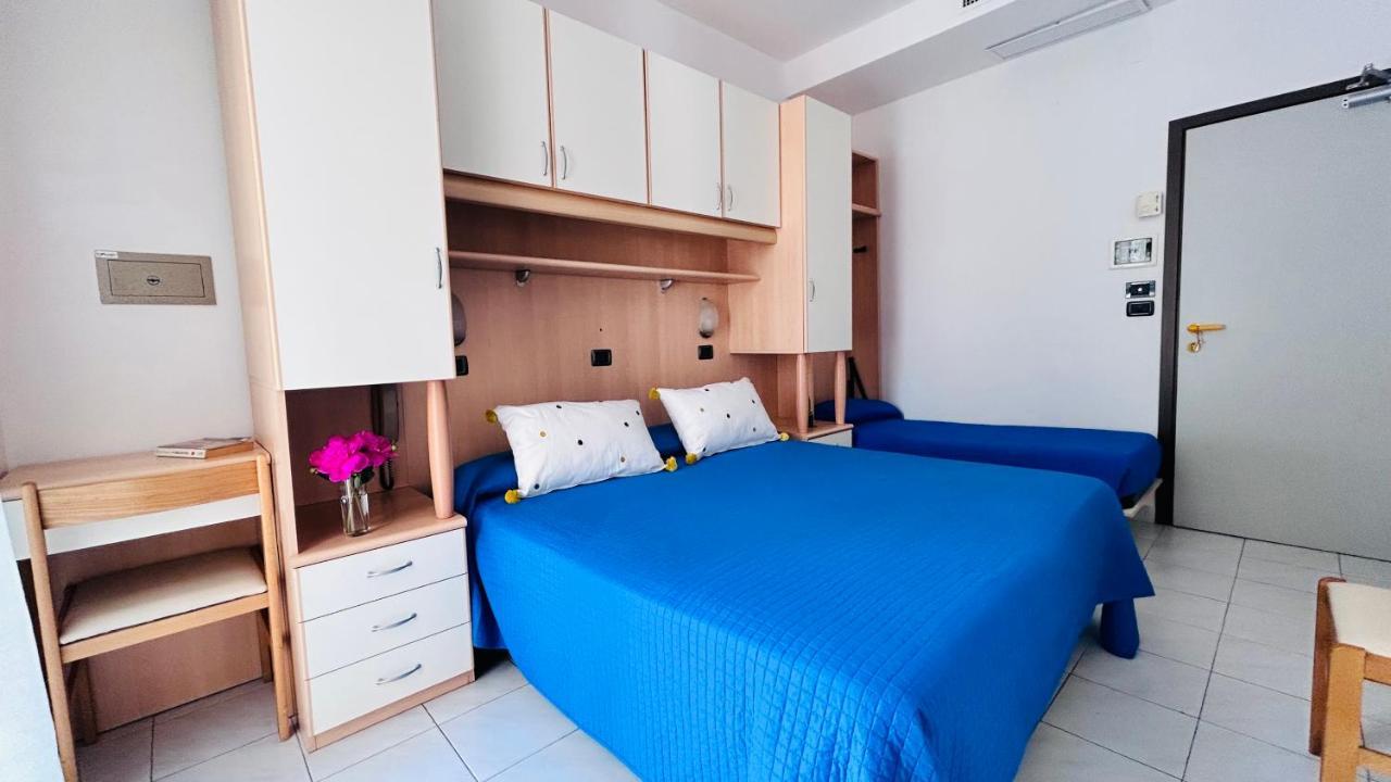 Hotel Sorriso Cattolica Exterior foto