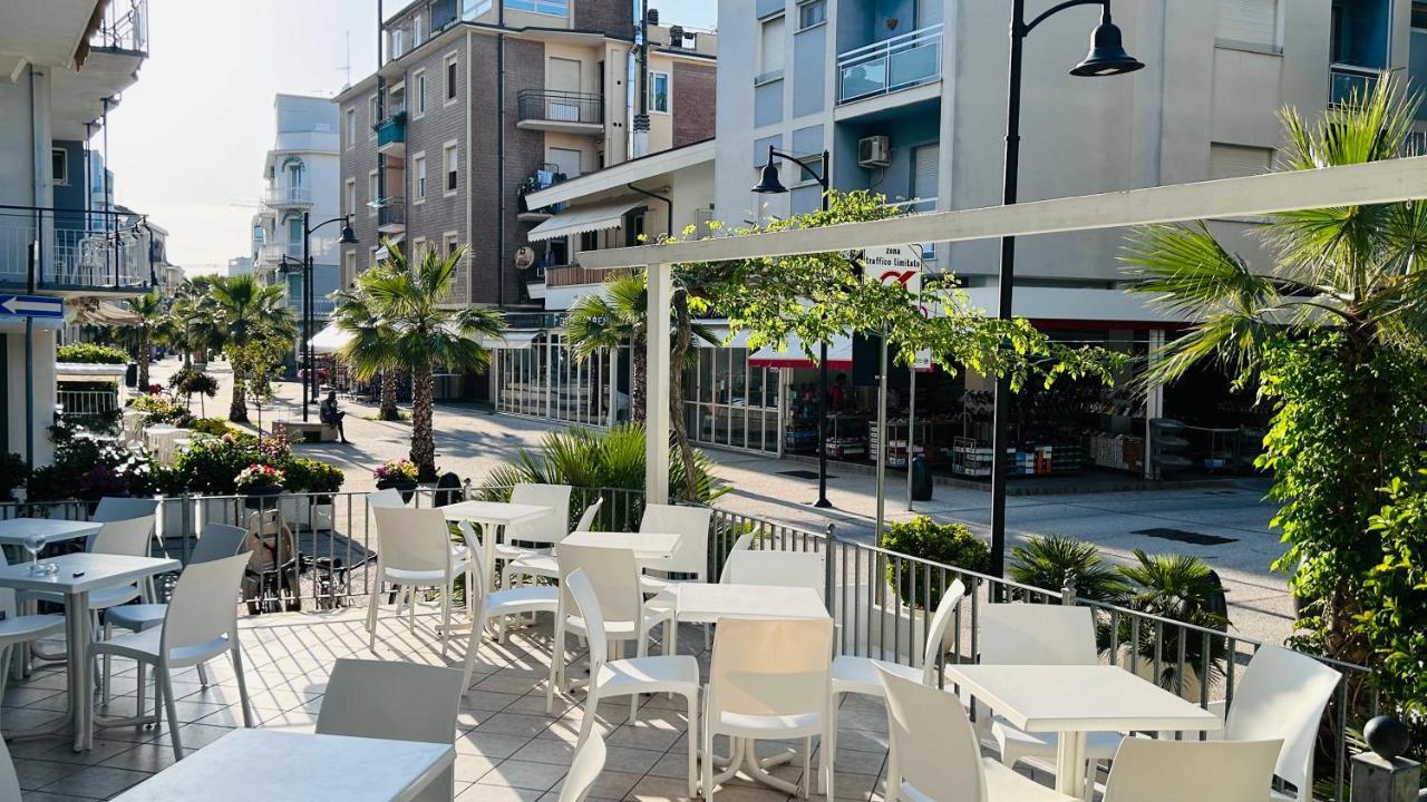 Hotel Sorriso Cattolica Exterior foto